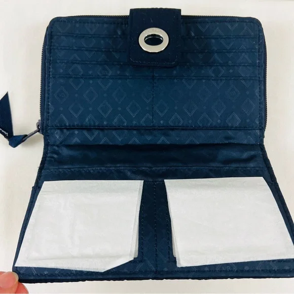 NWOT Vera Bradley Winter Forest Rabbit RFID Turnlock Wallet Navy Microfiber